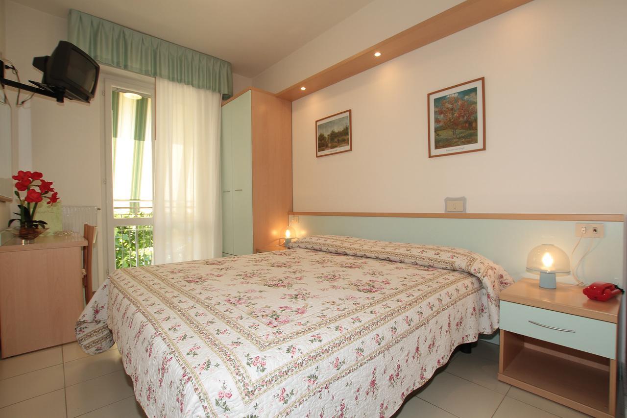 Hotel Vera Marina di Massa Exteriör bild